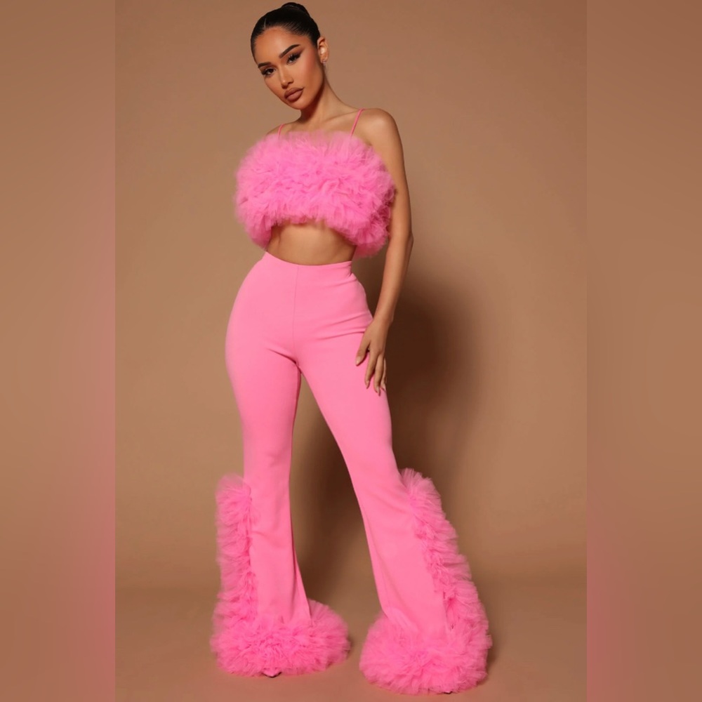 Birthday Set Alert 🚨‼️ Fashion Nova Pink Ruffle Pant set 🔥